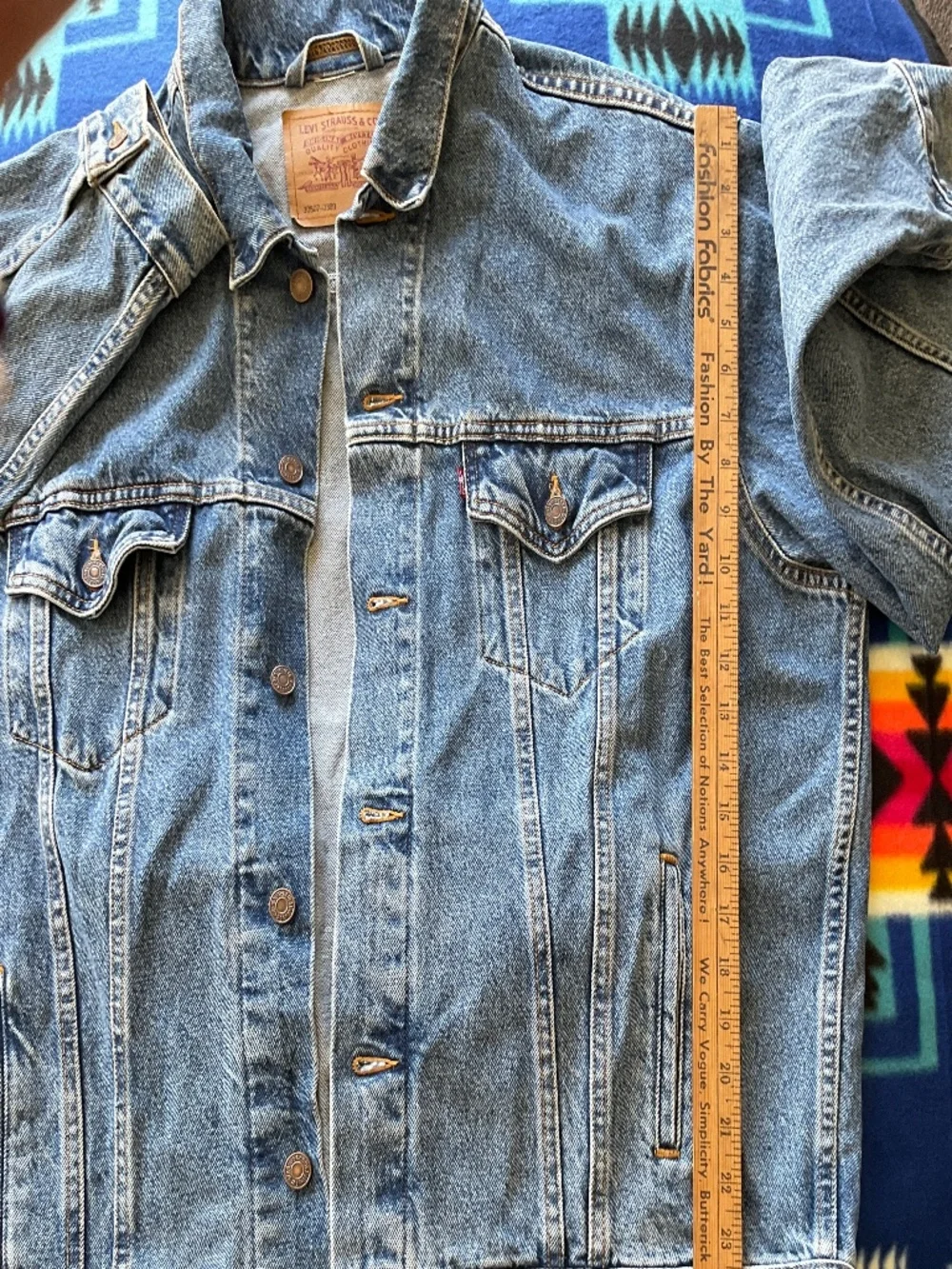 Vintage Levi’s light wash, denim trucker jacket, medium excellent condition - Picture 3 of 9